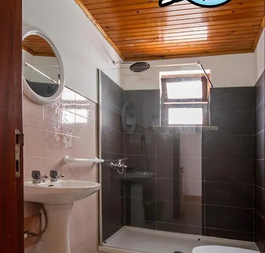 Estudios Lagido - Peniche Surf Camp Working Space & Surf פרל