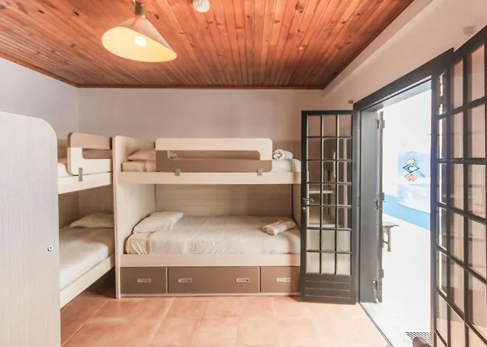 Estudios Lagido - Peniche Surf Camp Working Space & Surf פרל